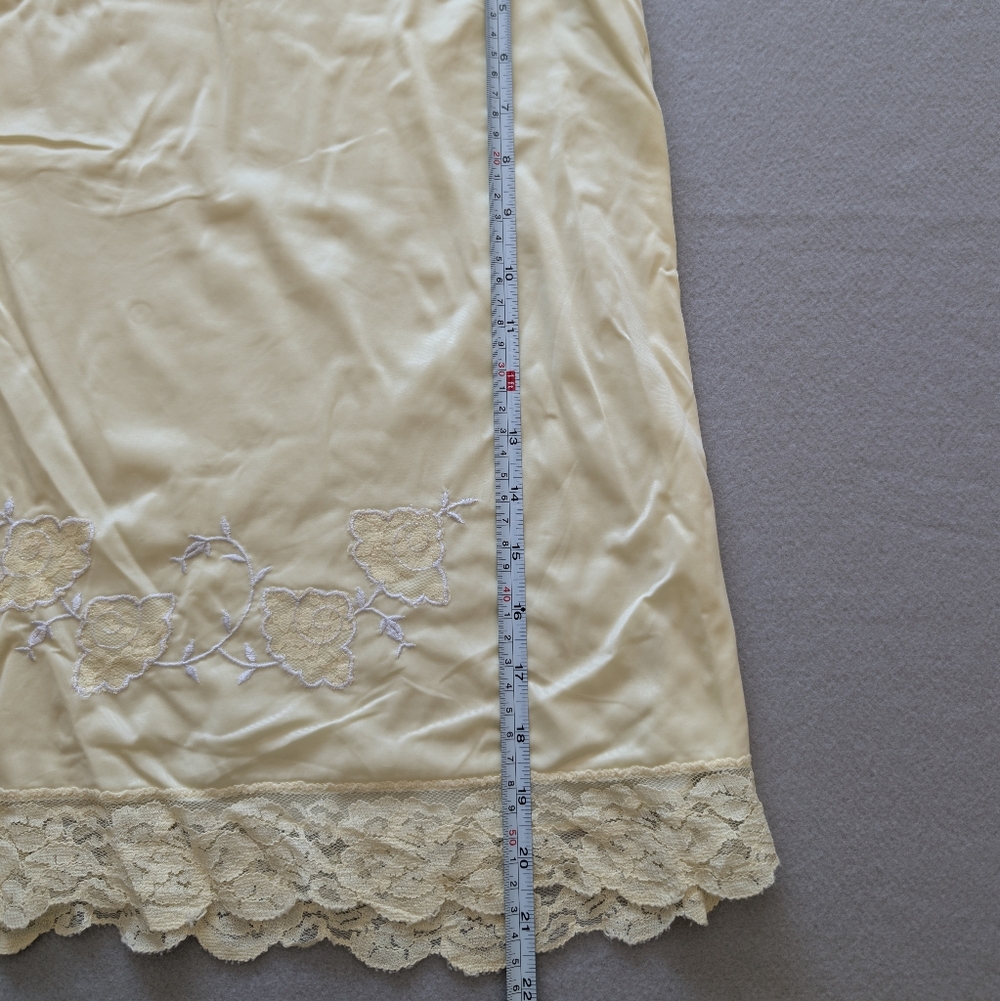 Vintage Yellow Nylon Half Slip with Floral Embroidery Scalloped Lace Trim Sz Med - Picture 7 of 12